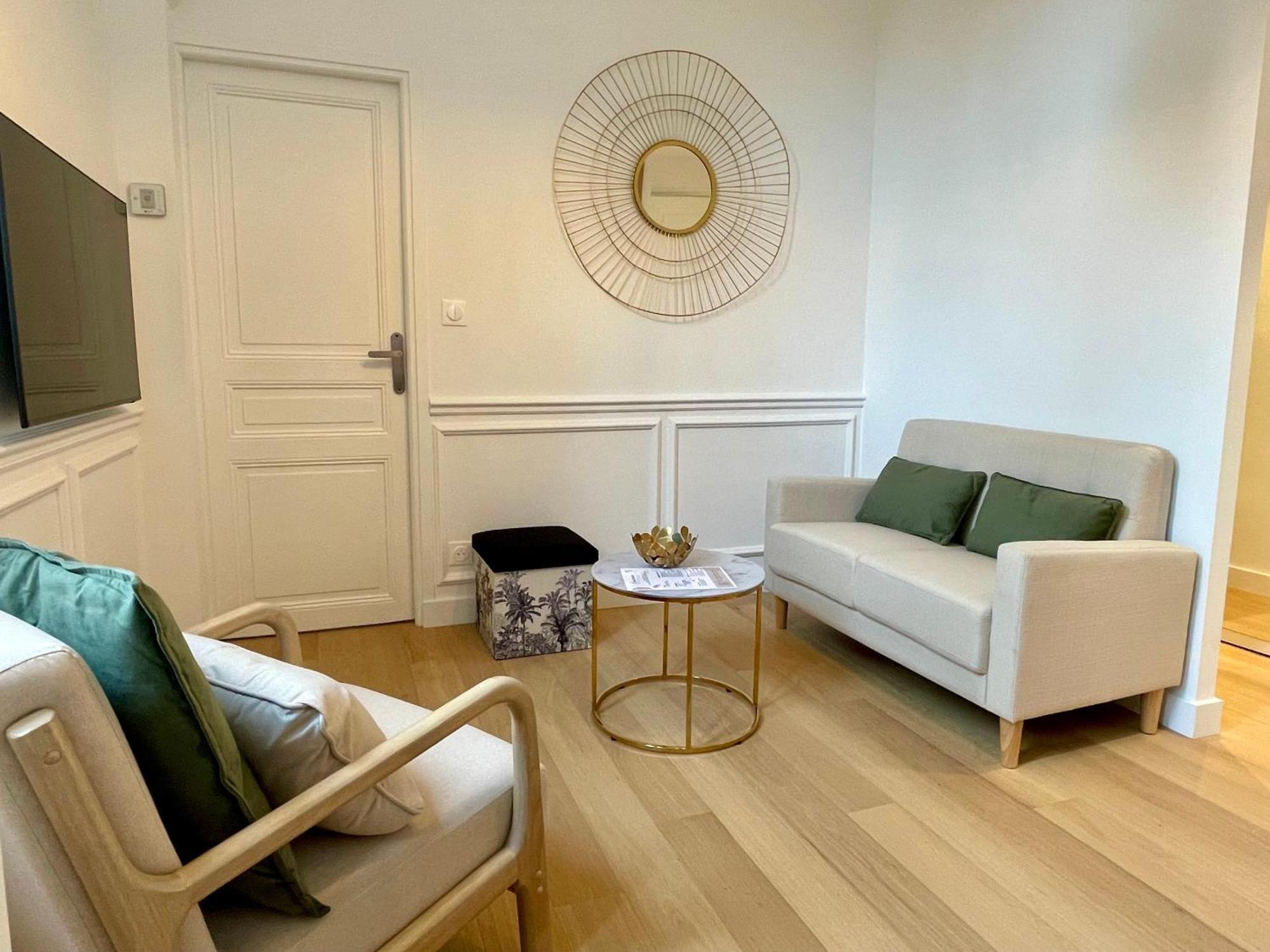 Appartements De Charme Du General Leclerc - Place D'Erlon - Hypercentre - Gare - Reims Exterior photo